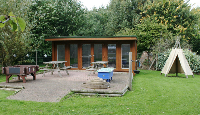 New school classroom garden room with flyover roof